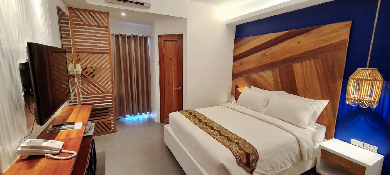 The Paragon Boracay Suites Manoc-Manoc Exterior photo